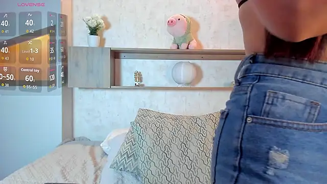 Emilly_Beaumont's cam snapshot