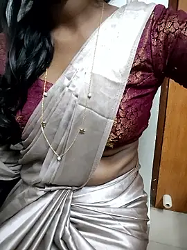 Tamilmallu-duskygirl03's cam snapshot