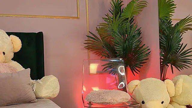 KirraWhite's cam snapshot