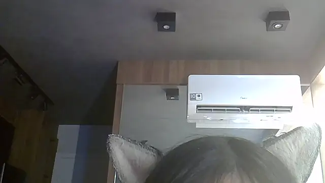 SkinnyKitten live sex cam