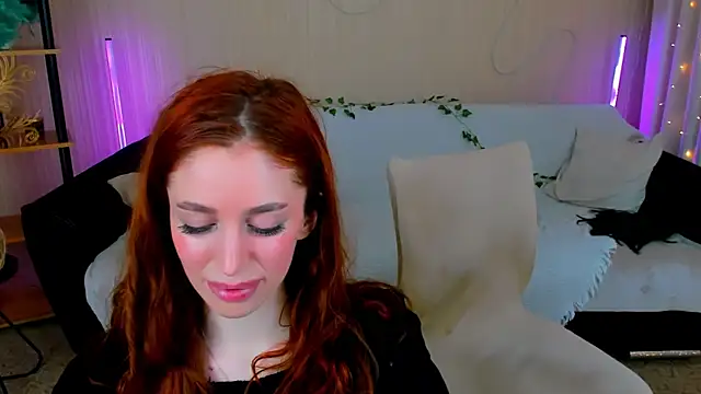 ChristinaConteeree's cam snapshot