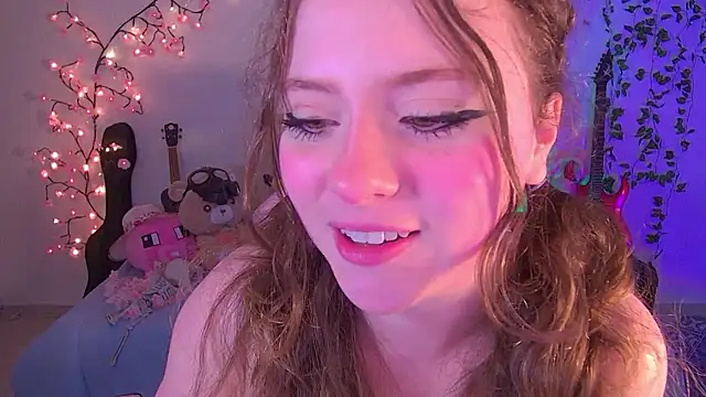 Lil_bela's cam snapshot