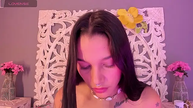 loraineblake's cam snapshot