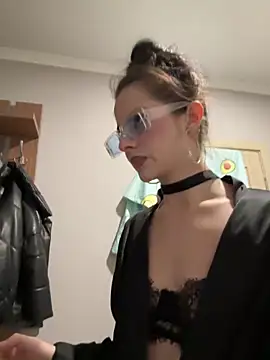 bigJuicyPussy live sex cam