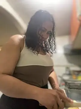 Carola-Ross live sex cam