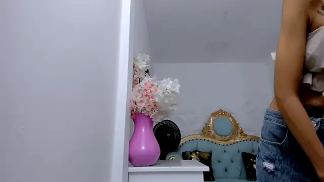 eimy_skinny_'s cam snapshot