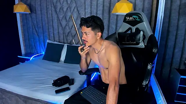 NicolaiKarav's cam snapshot