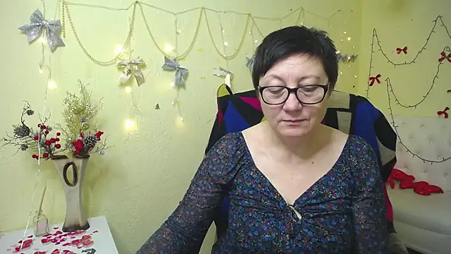 EmilyL0ve's cam snapshot