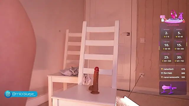 Miablueye live sex cam