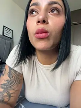 AlannaEvons live sex cam