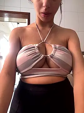 Mirella_Oliveira's cam snapshot