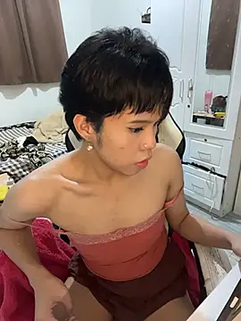 Plaxtique live sex cam