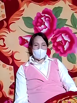 Gummiesu live sex cam