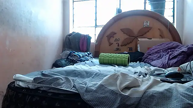 nakedlima live sex cam