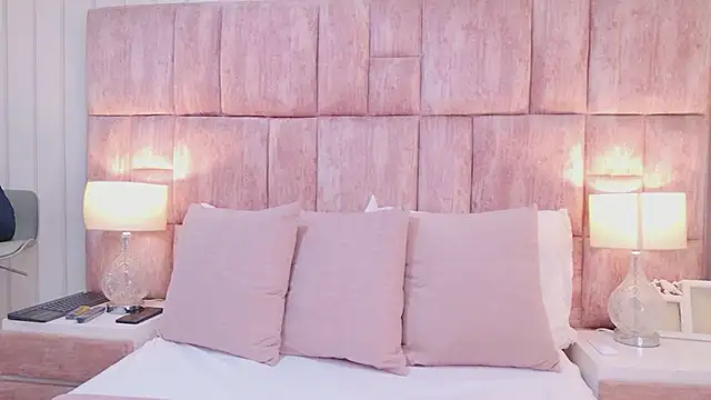 ScarlettFoox live sex cam