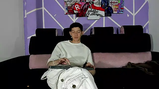 heyy_noah11 live sex cam