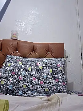 Irresistible24 live sex cam