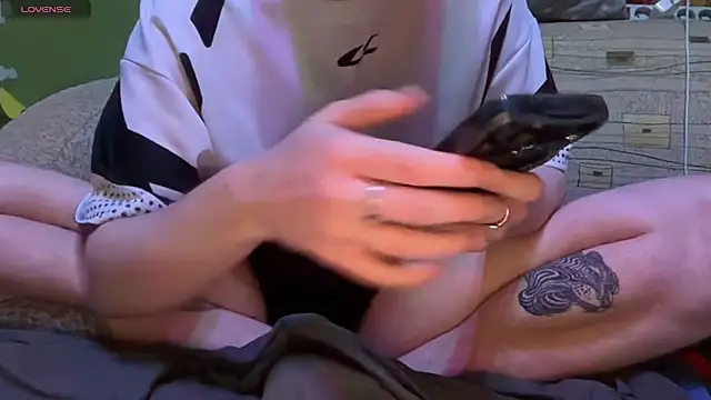 tyler_8x's cam snapshot