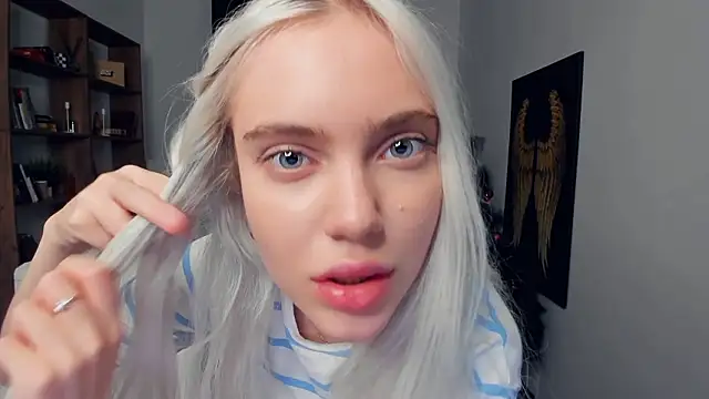 KristalCrowner's cam snapshot