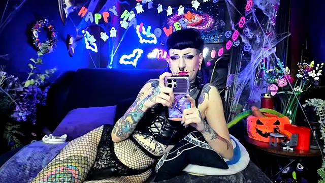 Purple_Coffin666's cam snapshot