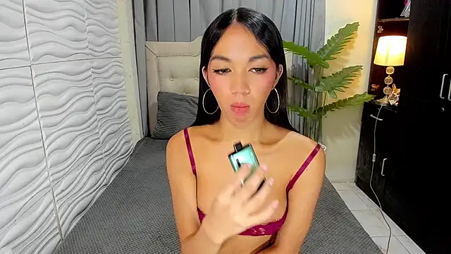 HugeCocoCock's cam snapshot