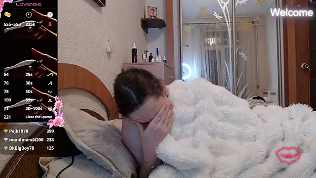 Yevgeshka-Milashka live sex cam