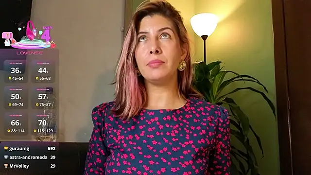 scarlett_moore's cam snapshot