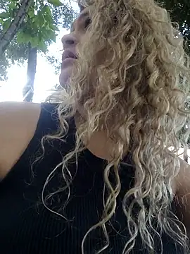 Sara_smiiith211's cam snapshot