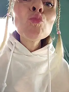 Bondgirl_013 live sex cam