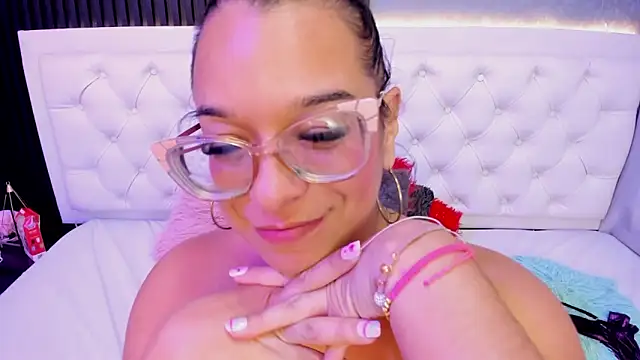 MHONIKBELUCCI's cam snapshot