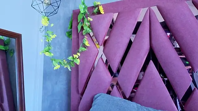 viollettaa_'s cam snapshot