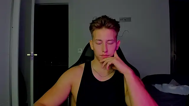 find0m_master's cam snapshot