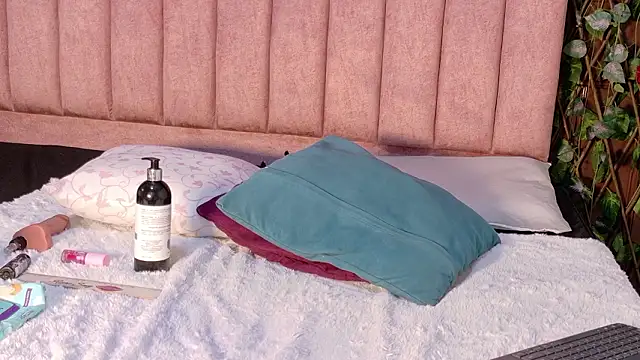 MiaJanss's cam snapshot