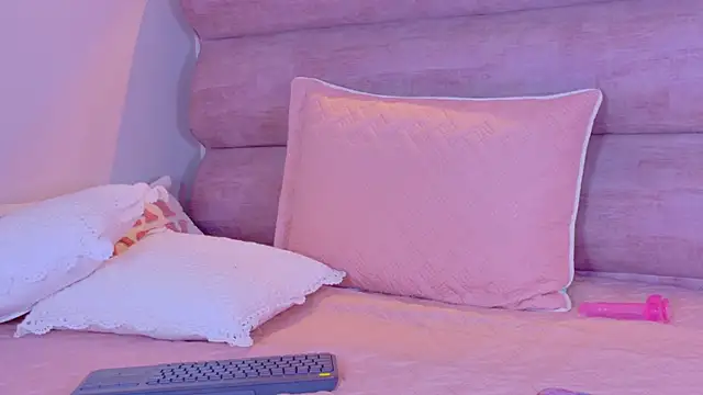 Mia_Cullen's cam snapshot