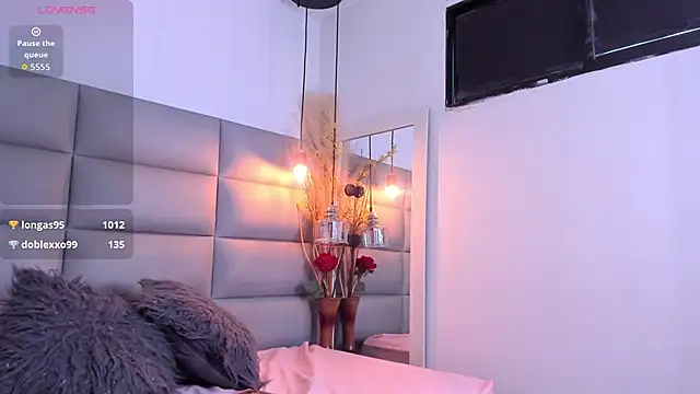 miss-liz-'s cam snapshot