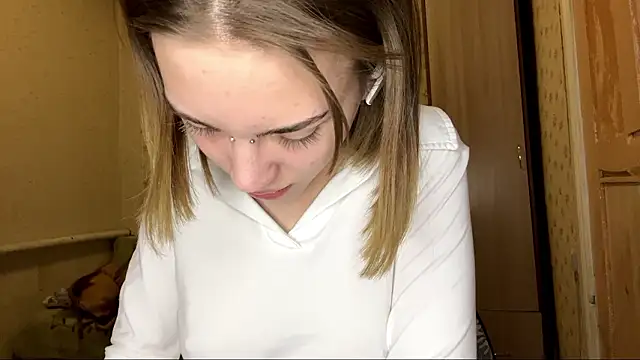 KerieDitti live sex cam