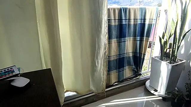 Adam_Valenciia live sex cam