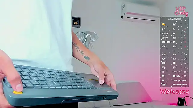 AmberAdams_ live sex cam