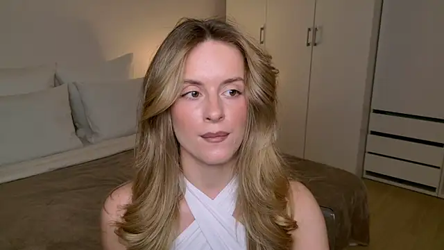 RozzitaBedberry live sex cam