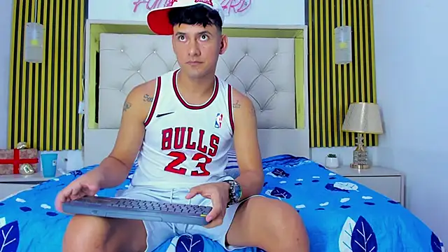 Sweet_kevin1 live sex cam