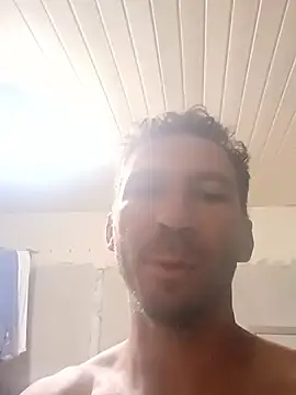 RobertoLuiz84 live sex cam