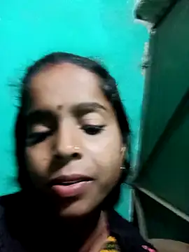 Alisha_beby143 live sex cam