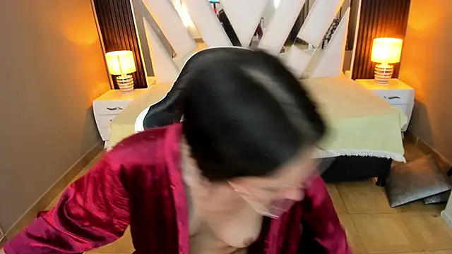 Linda4Petite live sex cam