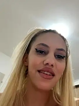 CellineGold's cam snapshot