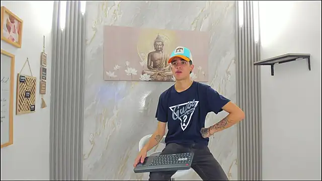 HEART_OF_MILAMBER live sex cam