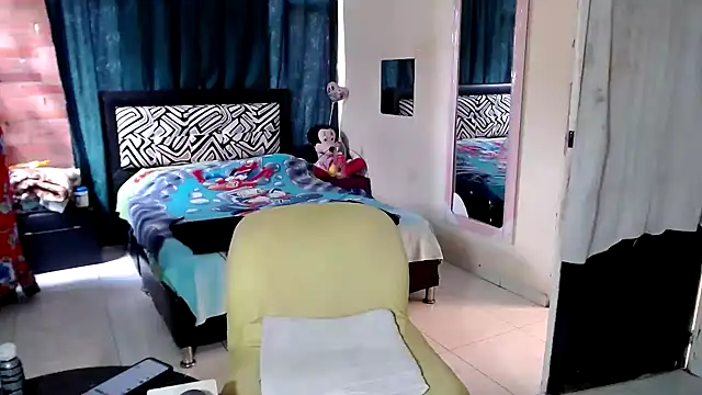 Sashaferrari2000 live sex cam