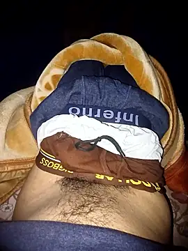 vaasuboy01's cam snapshot