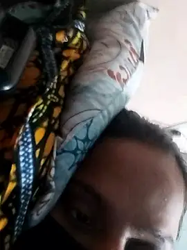 me-leela's cam snapshot