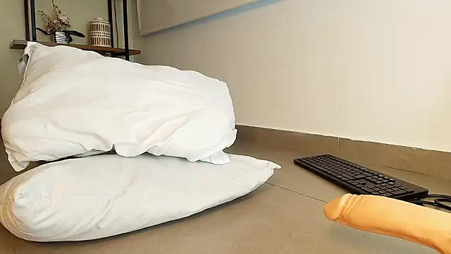 Sassy--Girl live sex cam