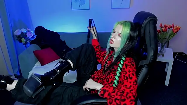 ToxicKittyy's cam snapshot